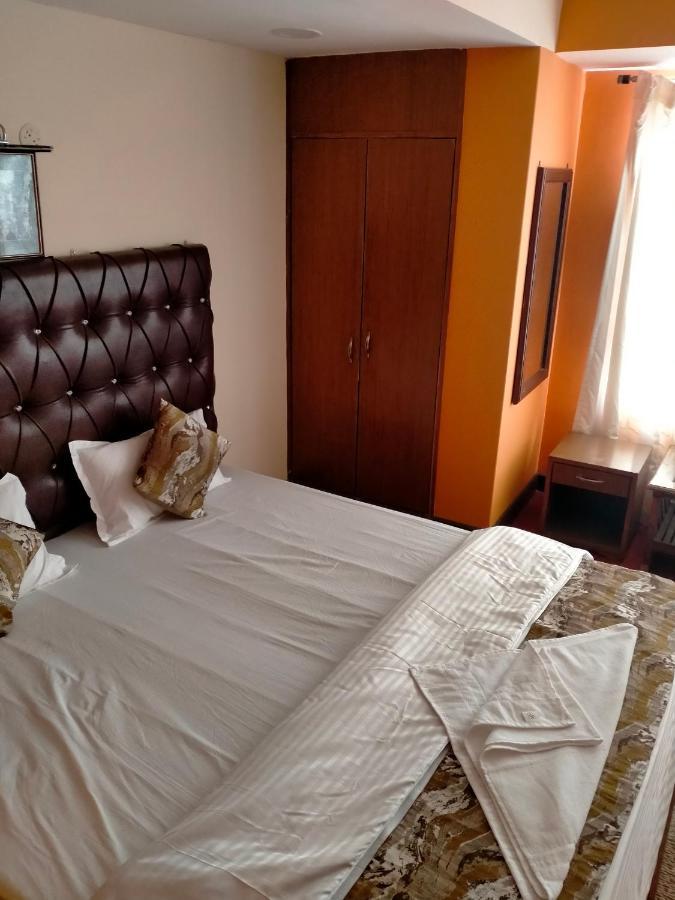Oyo 12370 Royal Sarava Hotel Darjeeling  Exterior photo