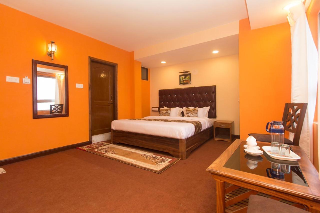 Oyo 12370 Royal Sarava Hotel Darjeeling  Exterior photo